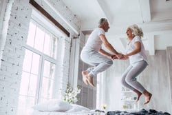 Vrolijk ouder koppel Vrolijk ouder koppel