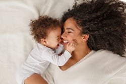 Vrouw met een baby Vrouw met een baby