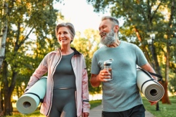 Fit ouder rennend stel