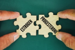 Oestrogeen en progesteron in puzzelstukjes
