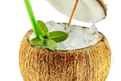 Kokosnoot met kokoswater en munt Kokosnoot met kokoswater en munt