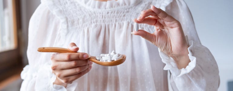Vrouw met zinktablet