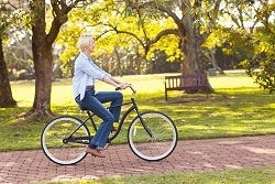 Fietsende vrouw Fietsende vrouw