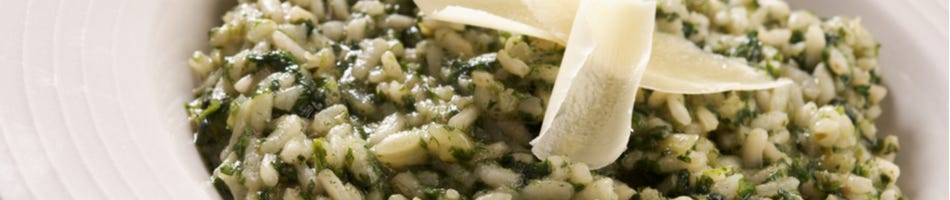 Risotto met spinazie, citroen en pijnboompitten Risotto met spinazie, citroen en pijnboompitten