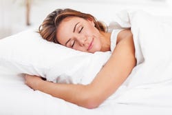 Heerlijk ontspannen slapende vrouw Heerlijk ontspannen slapende vrouw